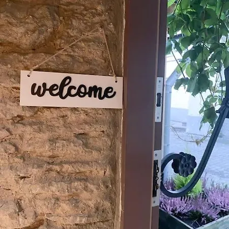 Cozy & Unique In Old Town *